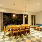 Cosy 1 Bd Pvt Apartment With Shared Kitchen And Pool